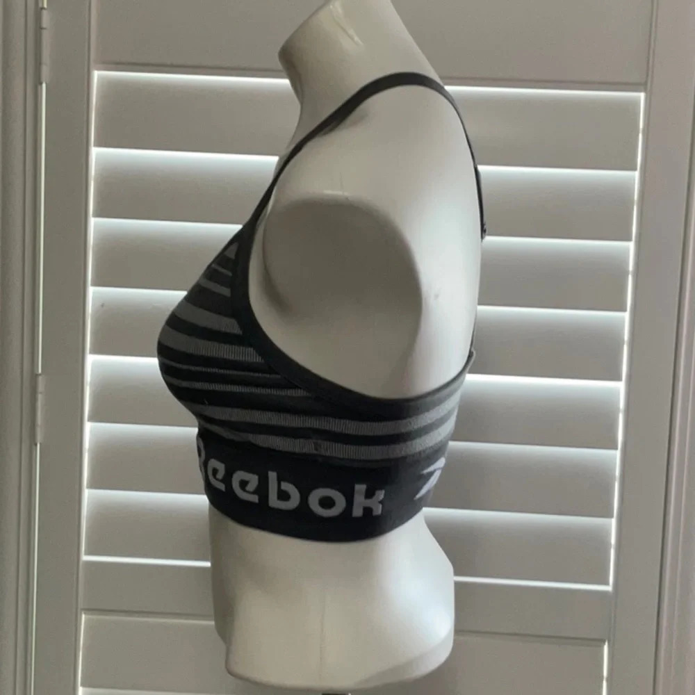 REEBOK - Picture 4 of 5
